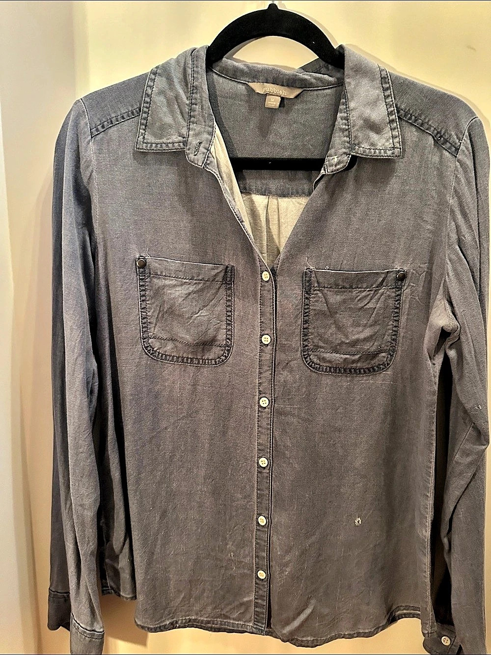 Rubbish Chambray Button Down in Gray Size Medium